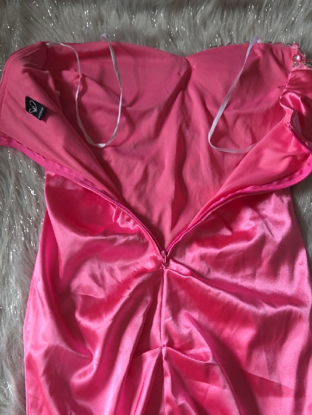 Wildsor Hot Pink Satin Strapless Dress with Heart Logo - Picture 7 of 7